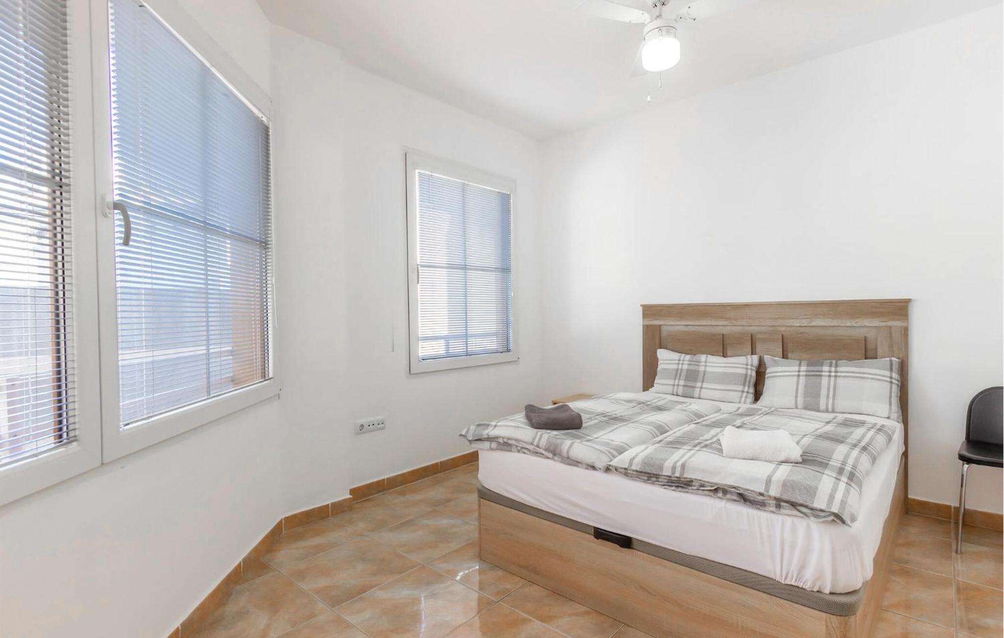 Amazing Apartment In Santa Pola Buitenkant foto
